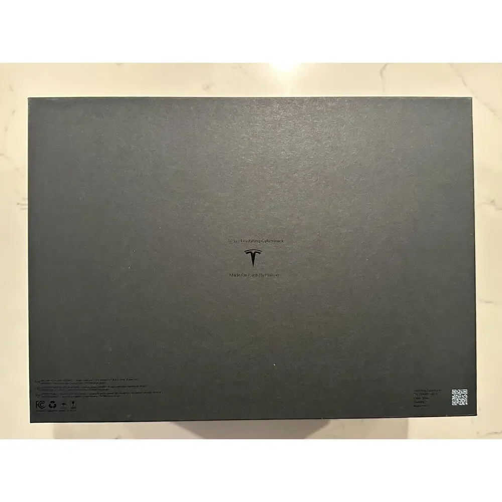 Tesla Levitating Cyber Truck 1:24 Scale Model Collectors Edition TSLA